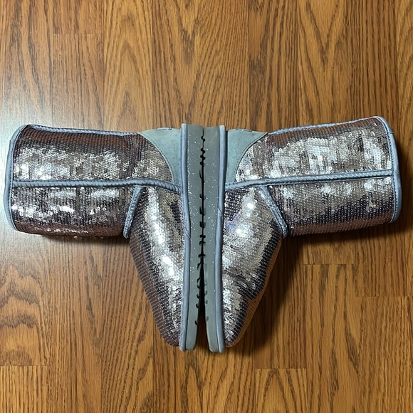 UGG Sequined Boots Size 6 - Picture 4 of 16